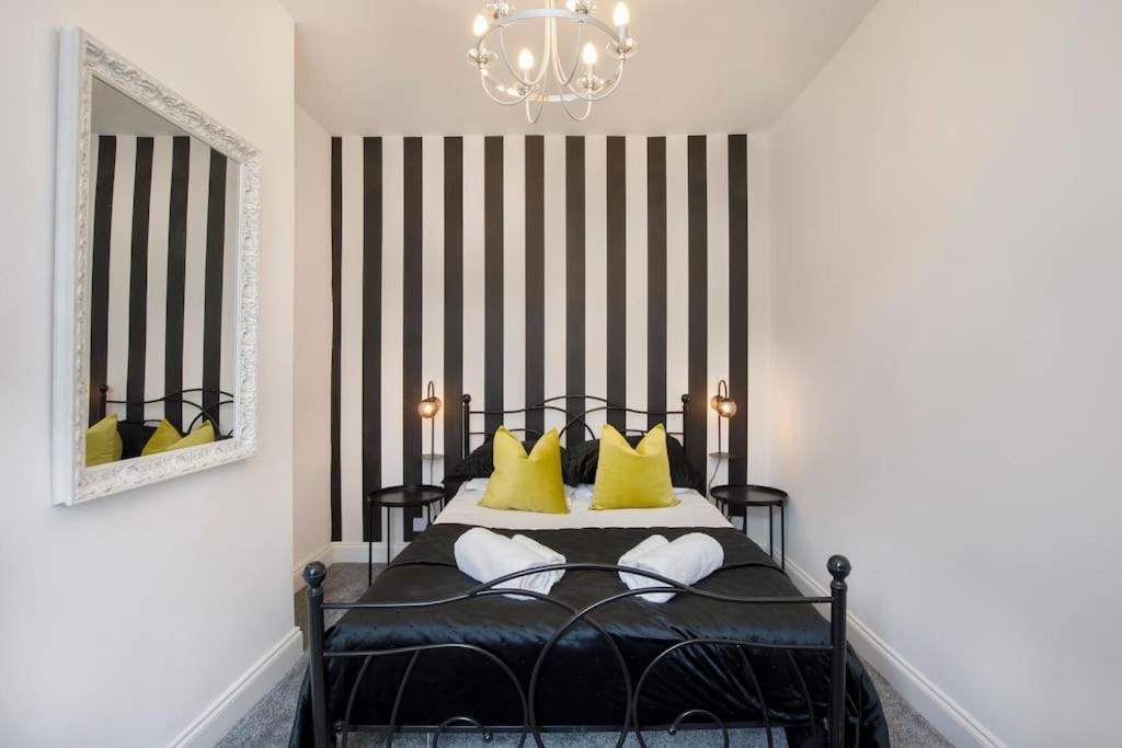The Milton - Stylish Terraced Villa York Exterior photo